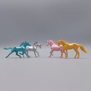 Breyer Mini Whinnies Unicorn Castle Surprise Lot 1